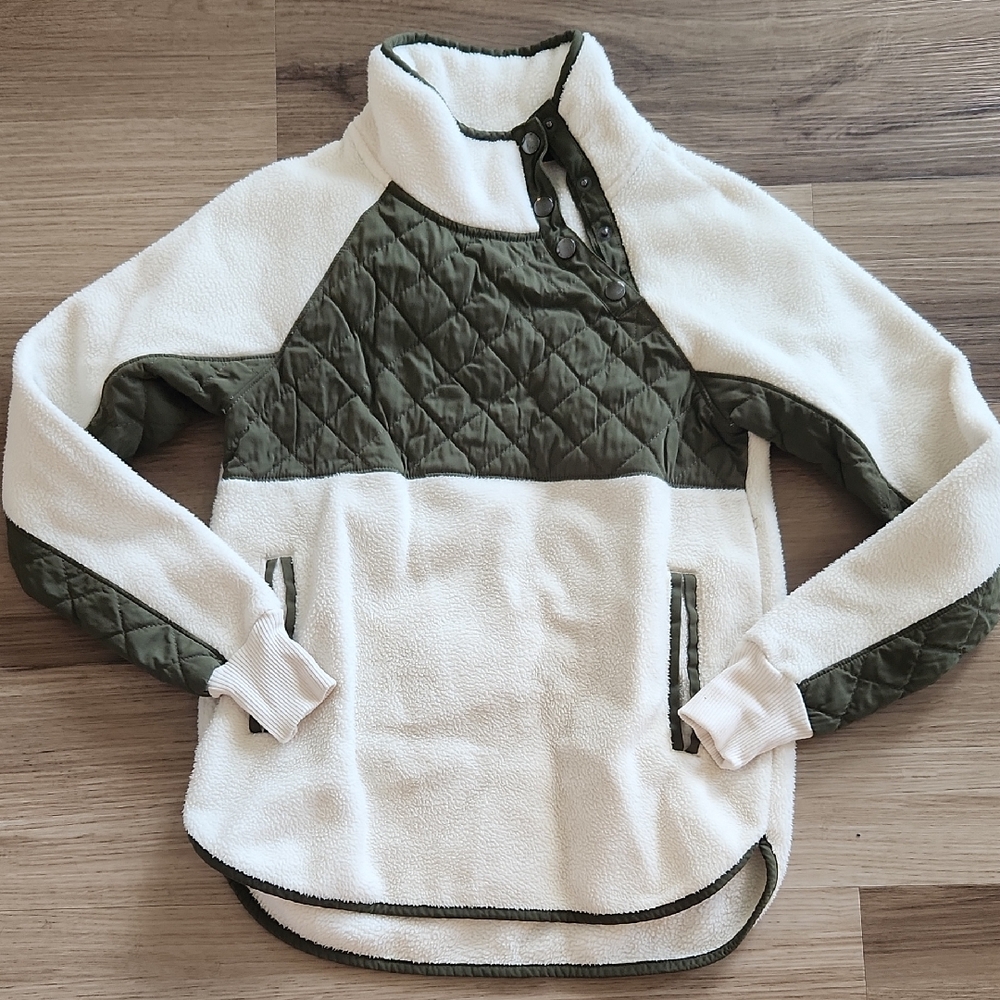 Abercrombie & Fitch Olive and Cream Fleece Pullover